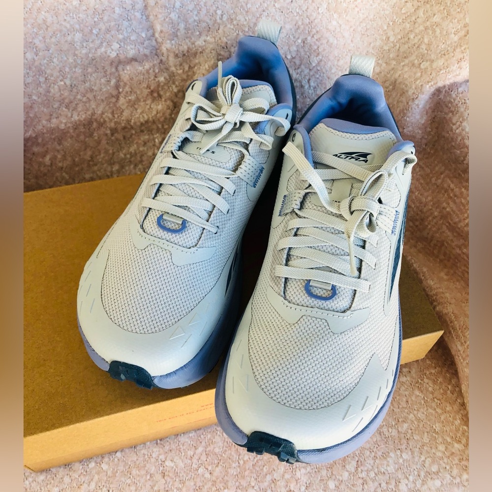 Altra Women's Light Gray and Blue Athletic Running Shoes